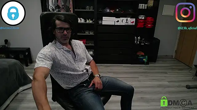 Show de webcam de latinoo23bom