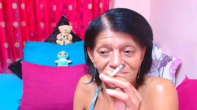 SLUTTYROXY's Live XXX Chat