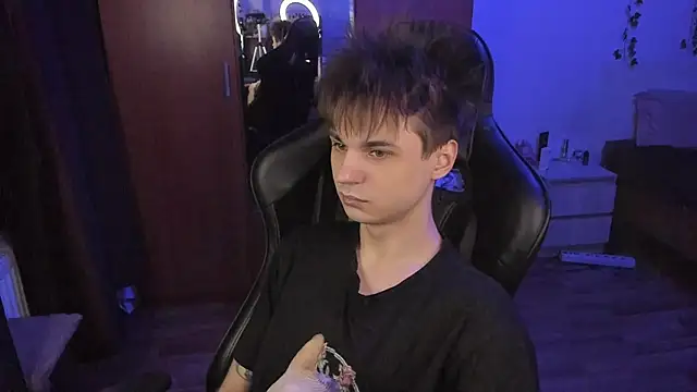 Show modela teelimata na web-kameri