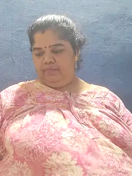 tamilthanushri Chat XXX in diretta