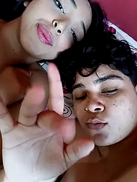 Chat +18 de SHARLOTTE_AND_MORGAN ao vivo