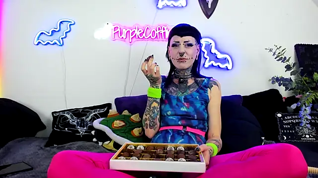 Purple_Coffin666 Show in webcam