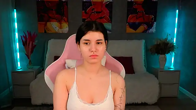 AnoraDarkのライブXXXチャット