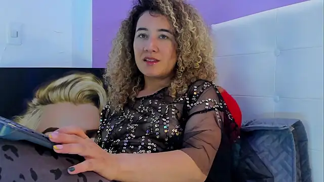 Charlotte11-11 লাইভ XXX চ্যাট