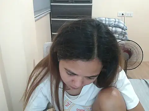 xTheLastVIRGINx's Live XXX Chat