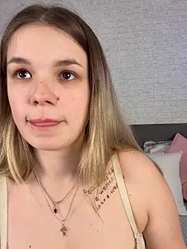 Chat XXX en directo de KimEvanss