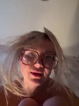 Chat XXX en directo de WhereisAlice