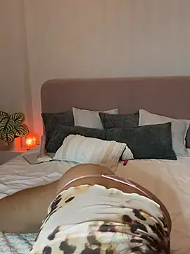 HotLdyllic: онлайн-секс-чат