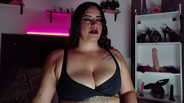 Chatroom XXX en direct de MariaGaitan