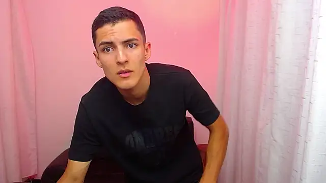 Matiius18: онлайн-секс-чат