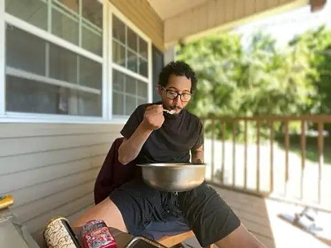 ThrowedWorldWide: απευθείας συνομιλία ΧΧΧ