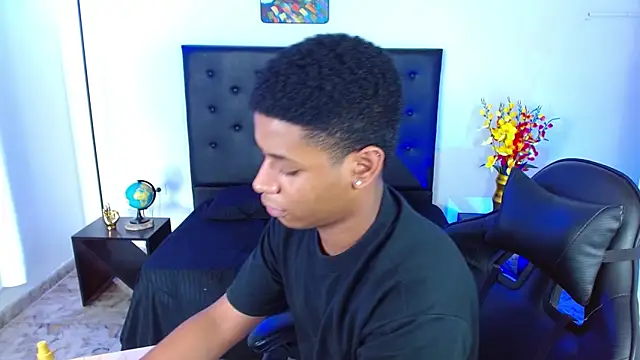 liiam3 Adlı Modelin Web Kamerası Şovu