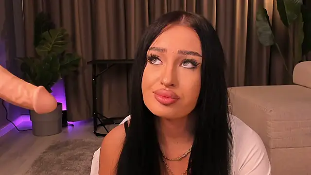 EmeraldKat Chat XXX in diretta