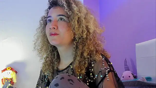 Chat XXX en directo de Charlotte11-11