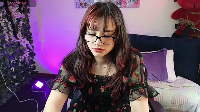 XXX chat uživo modela Mia_Haruno