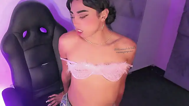 Daniiela_Ember's Live XXX Chat