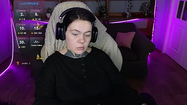 QwertyAnnie_Lbo's Live XXX Chat