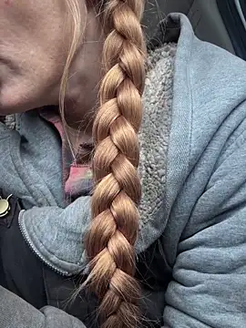 Chat XXX en directo de GoldenFlameGoddess