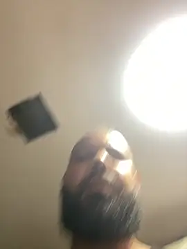 baruel-10: διαδικτυακό σόου στην κάμερα