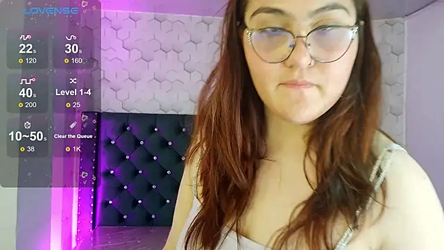 conniejames_m élő XXX-chatje