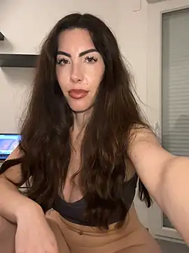 Eyline élő XXX-chatje