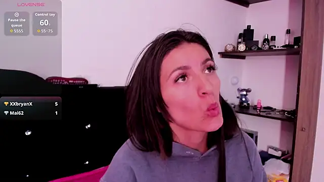 tina2204's Live XXX Chat