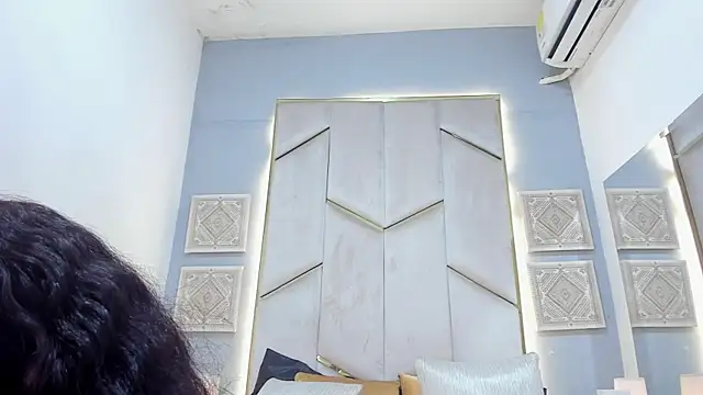 KarinaaCoxx's Live XXX Chat