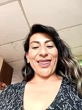 Lucia_Rios' Live XXX Chat