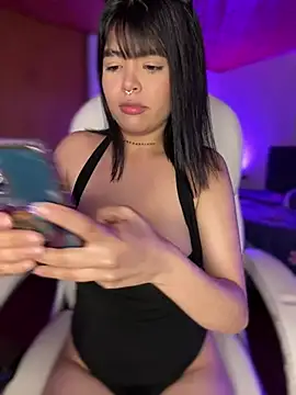 Violetaa_pink18's Live XXX Chat