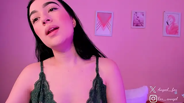 angeel_fox Adlı Modelin Canlı XXX Sohbeti