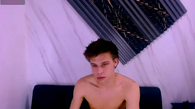 Liam_York_ Chat XXX in diretta