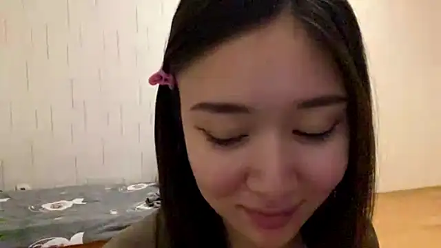 YourMiIa Pertunjukan Webcam