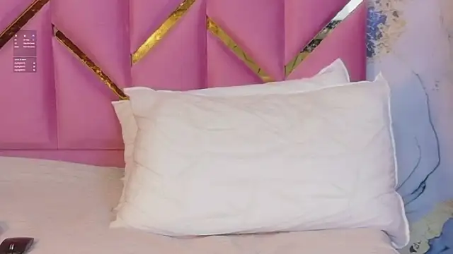 EbonyCoWorker's Live XXX Chat