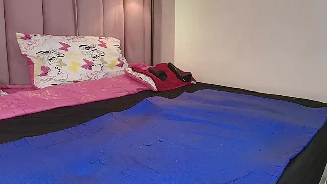 Chatroom XXX en direct de HallyBans