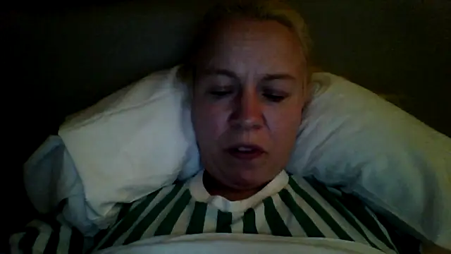 jennyblondeuk webcam show