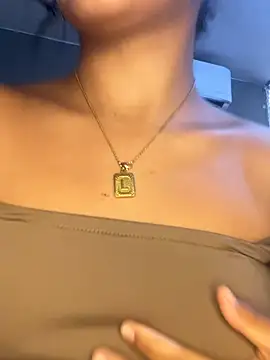 LeahBar 现场XXX聊天