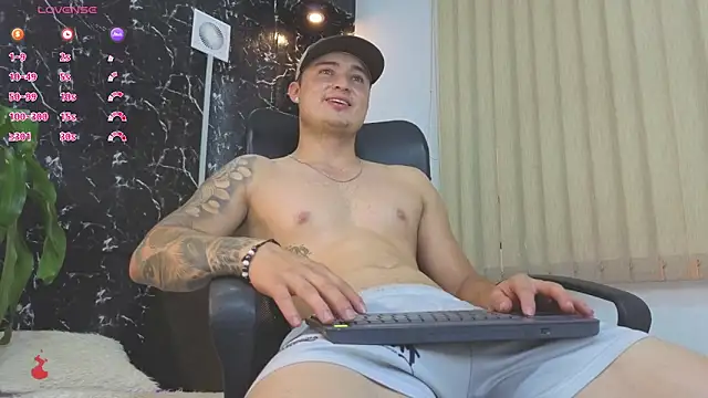 Show modela Alexander_ferre na web-kameri