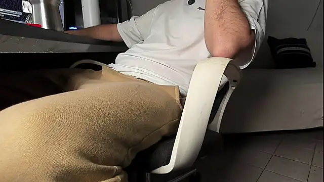 DiositoHerus Show in webcam