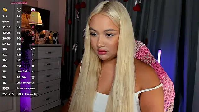 _Loneve__ élő XXX-chatje