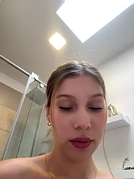 Nikii__n Live XXX chat