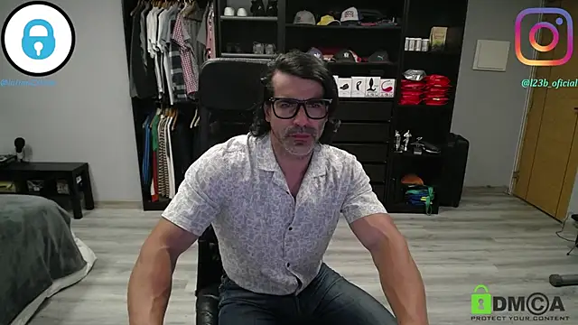 latinoo23bom Webcamshow