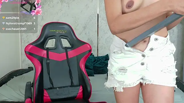 Chat XXX en directo de emy_0