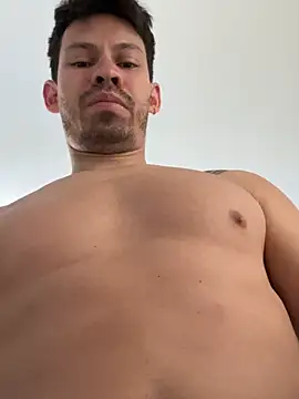 Debora_Leonidas: διαδικτυακό σόου στην κάμερα