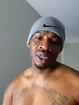 007Giovani Show in webcam