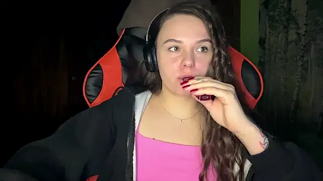 ThedaStrevell's Live XXX Chat