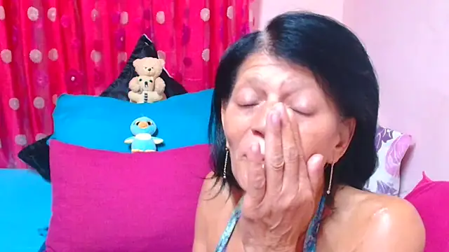 SLUTTYROXY 即時 XXX 聊天