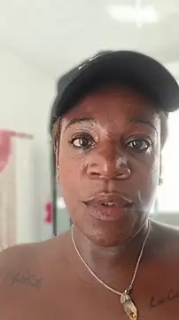 Adrilovechocolate's Live XXX Chat