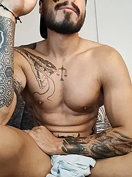 Leoknight's Live XXX Chat