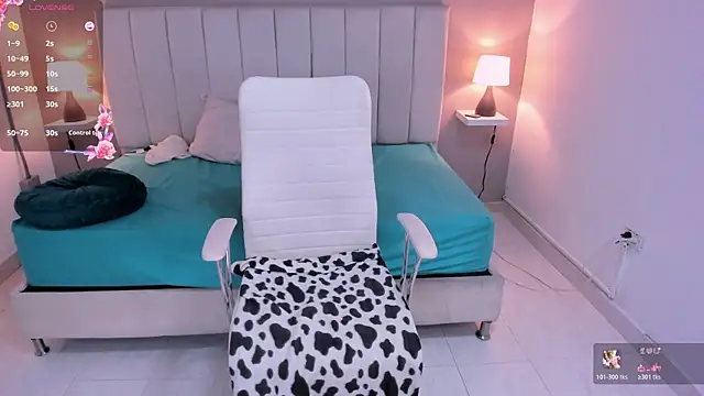 Онлайн чат XXX milkk_