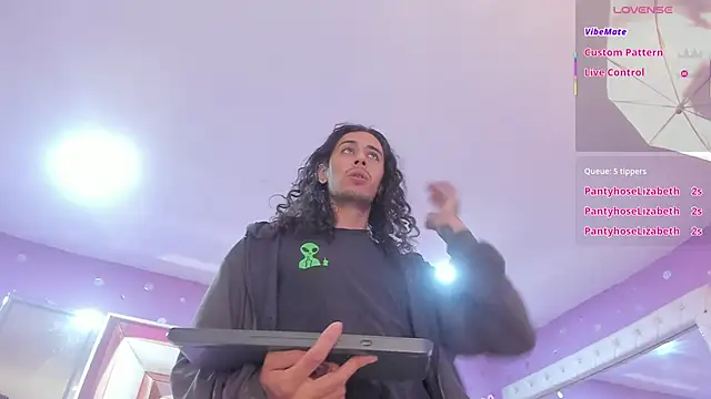 Goldentemptation_ – Naživo XXX chat